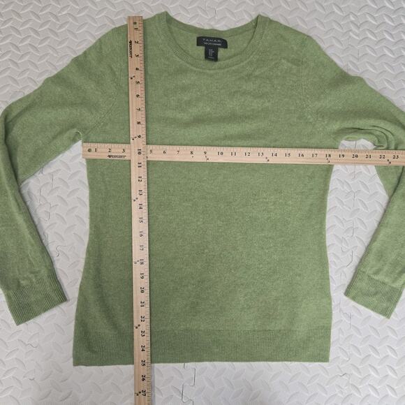 Tahari 100% Cashmere Sweater Womens Medium Celery Green Crewneck Quiet Luxury - Picture 5 of 8